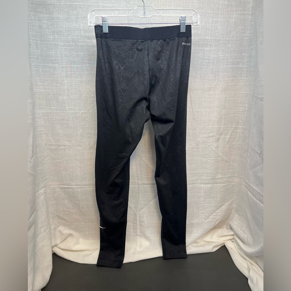 Full-length Nike leggings size Medium